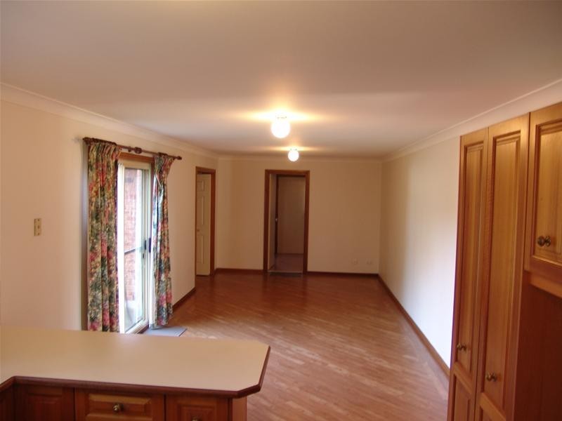 15 Phar Lap Close, Casula NSW 2170