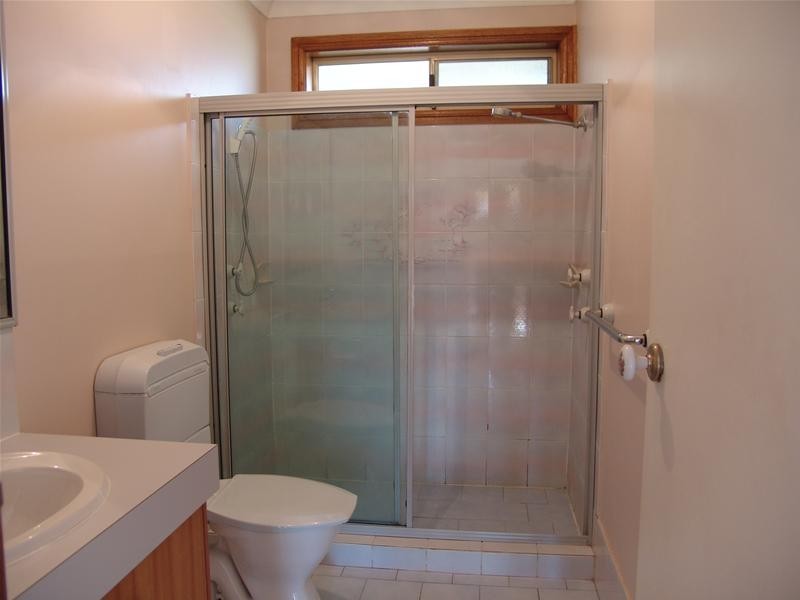 15 Phar Lap Close, Casula NSW 2170