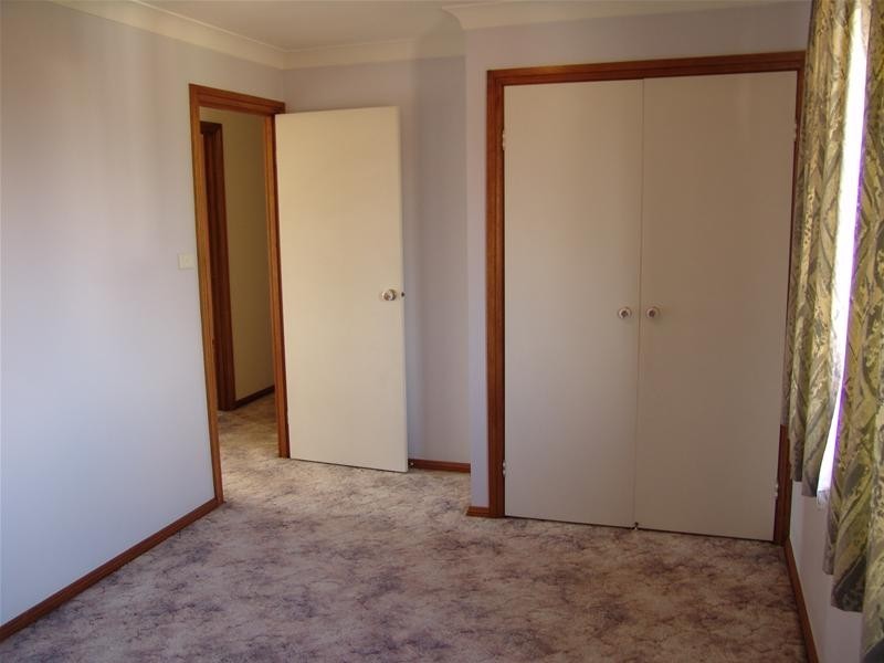 15 Phar Lap Close, Casula NSW 2170