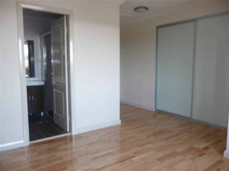 4/18 Holland Crescent, Casula NSW 2170