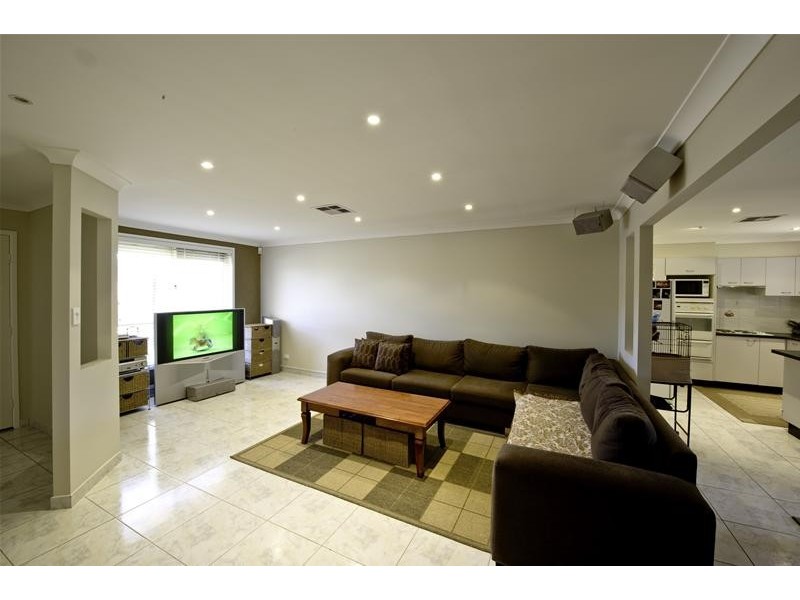 32 Braidwood Drive, Prestons NSW 2170