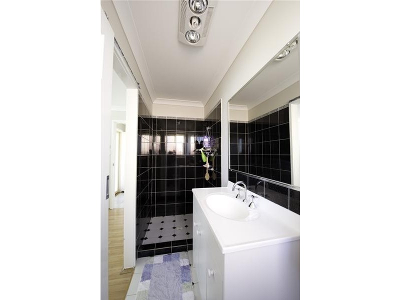 32 Braidwood Drive, Prestons NSW 2170