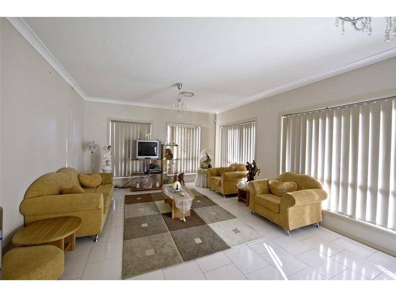 17 Gould Street, West Hoxton NSW 2171