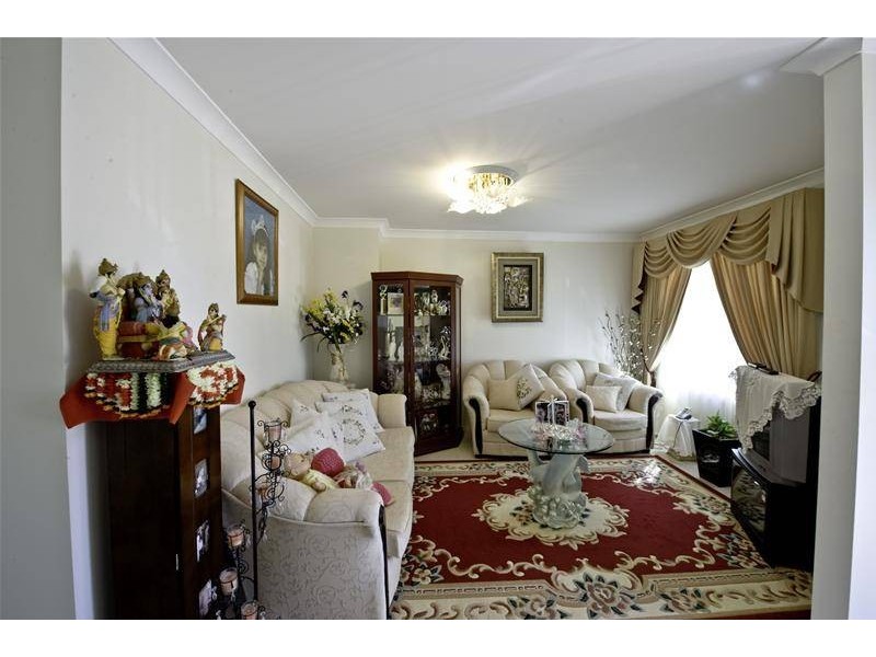 16B Hewison Avenue, Green Valley NSW 2168