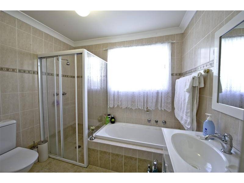 16B Hewison Avenue, Green Valley NSW 2168