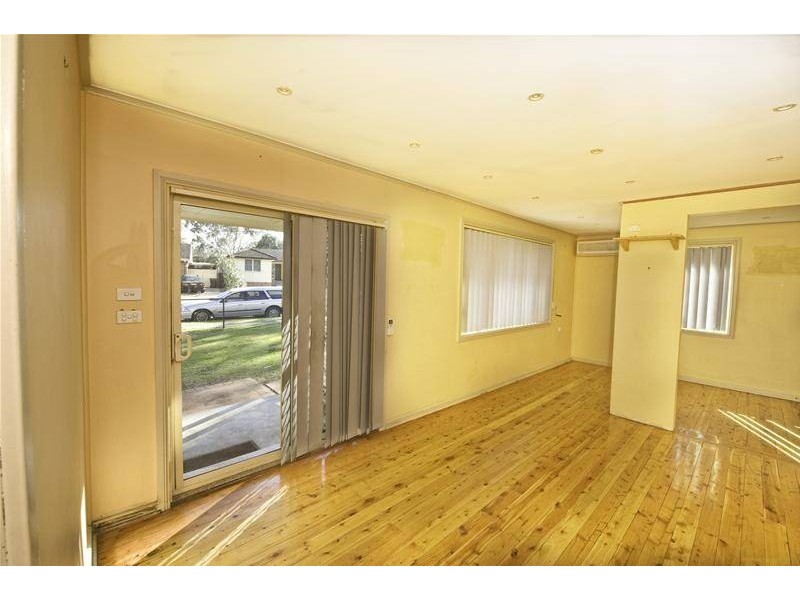 19 Bobin Road, Sadleir NSW 2168