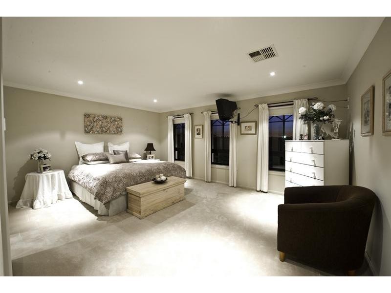 13 Yarra Place, Prestons NSW 2170