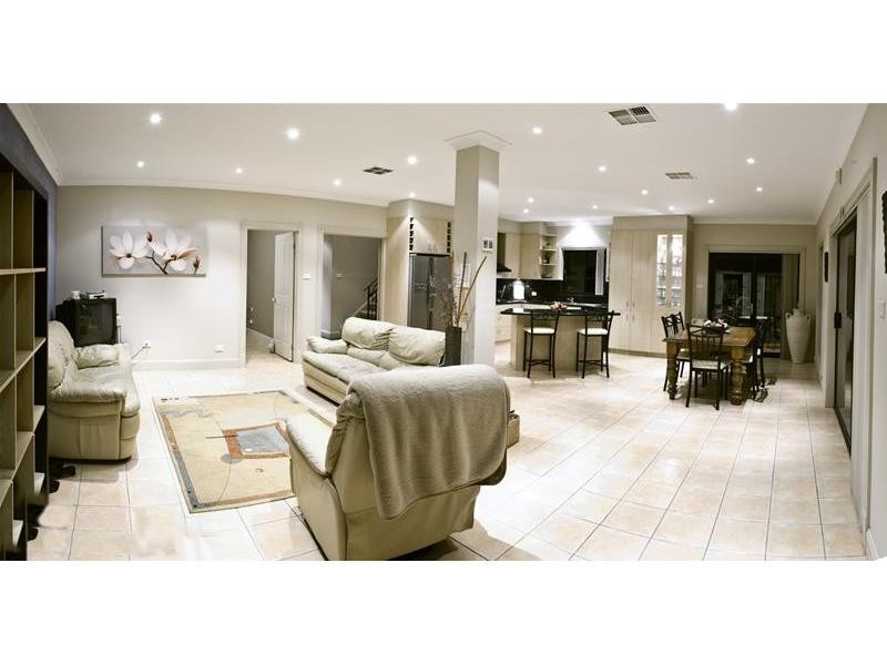 13 Yarra Place, Prestons NSW 2170