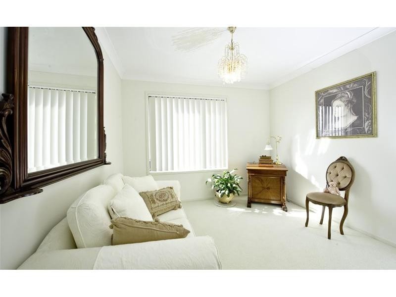 17 Wingate Avenue, West Hoxton NSW 2171