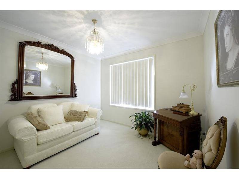 17 Wingate Avenue, West Hoxton NSW 2171