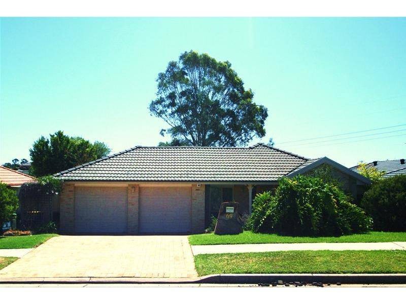 69 Mannow Avenue, West Hoxton NSW 2171