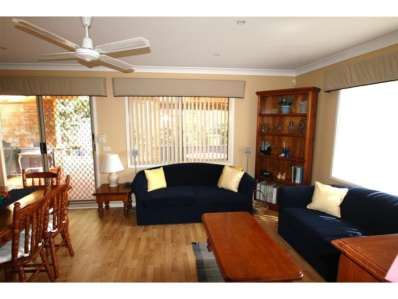 69 Mannow Avenue, West Hoxton NSW 2171