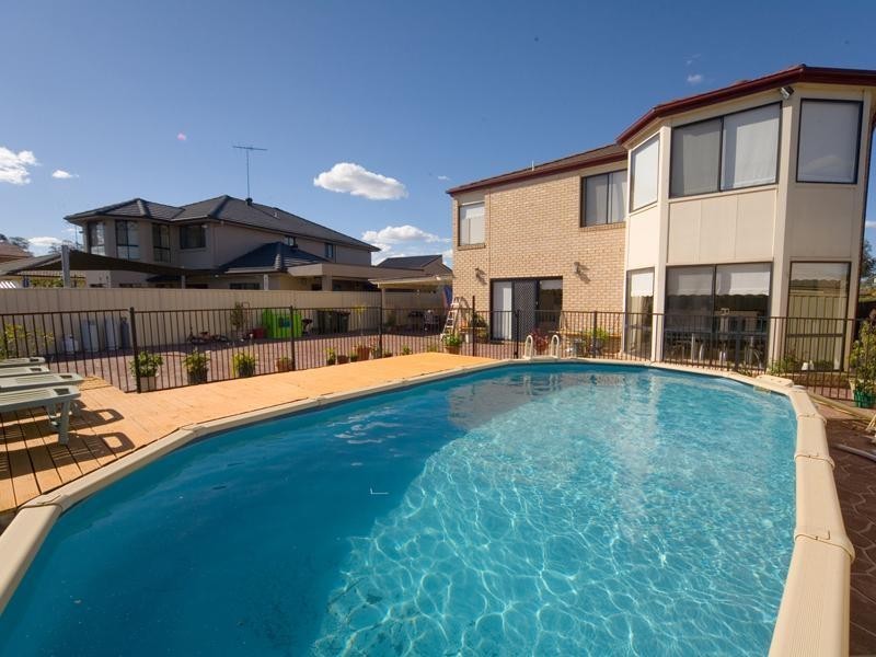 6 Wesley Place, Horningsea Park NSW 2171