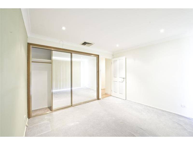 3 Phoenix Crescent, Casula NSW 2170