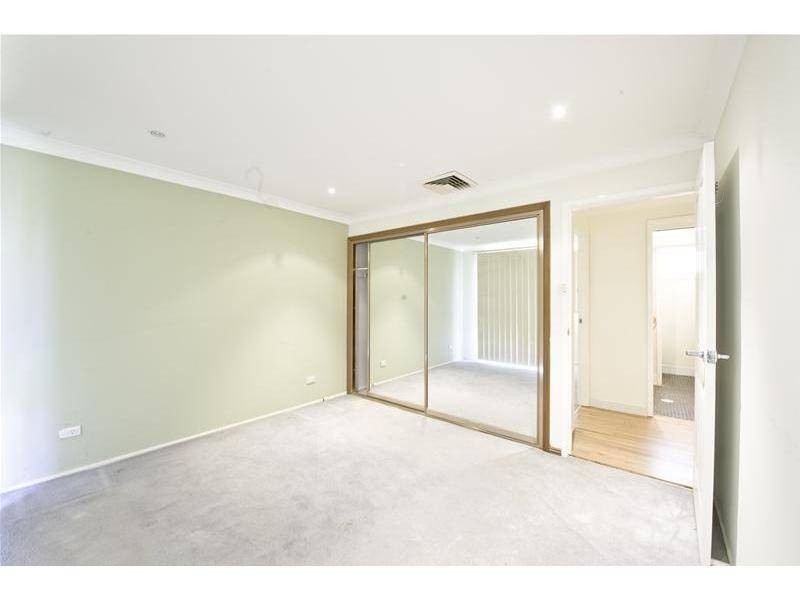 3 Phoenix Crescent, Casula NSW 2170
