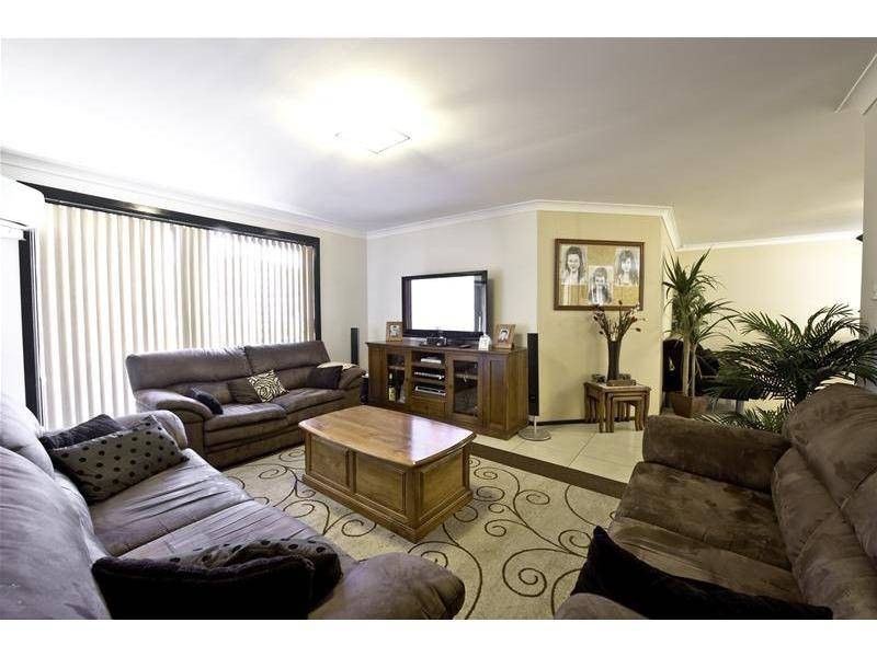 10 Gascogne Street, Prestons NSW 2170