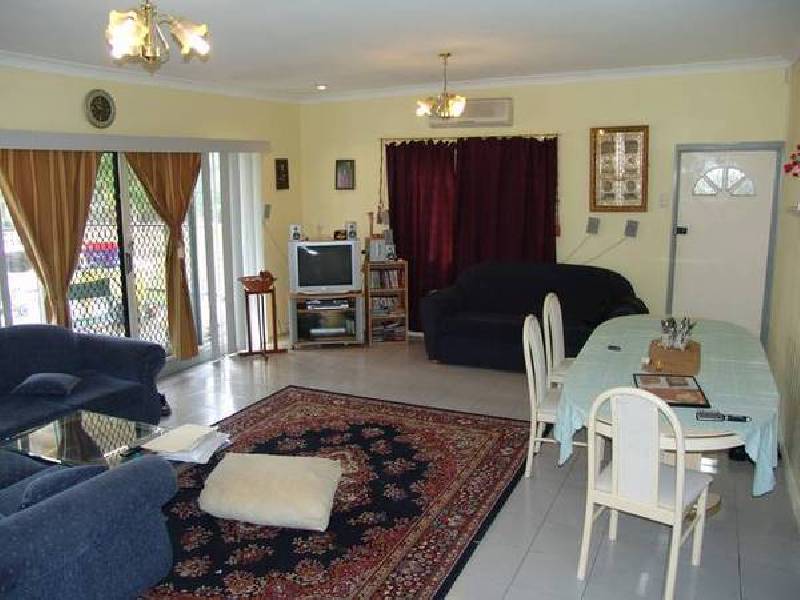Hillview Parade, Lurnea NSW 2170