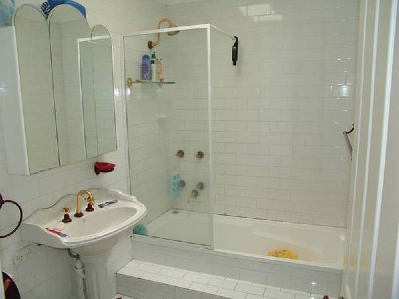 Hillview Parade, Lurnea NSW 2170