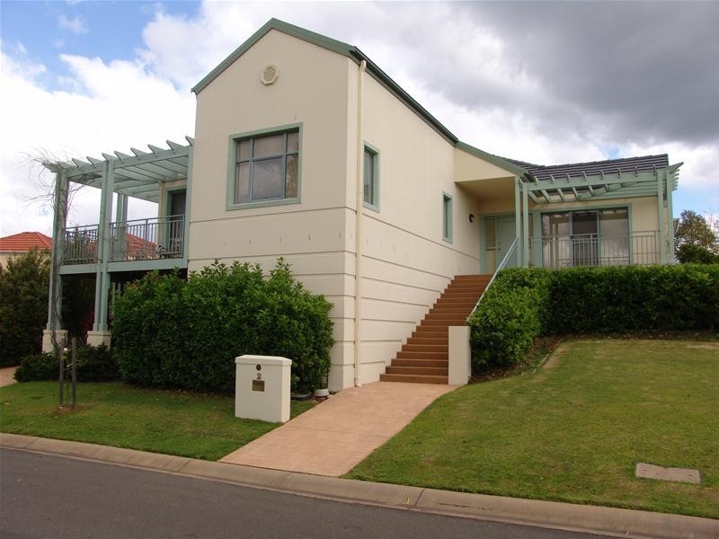 2 Elizabeth Henrietta Circuit, Macquarie Links NSW 2565