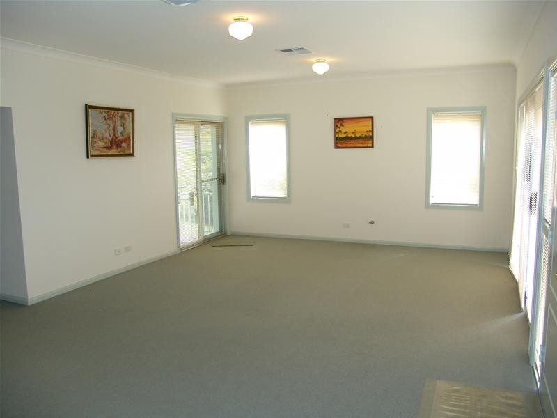 2 Elizabeth Henrietta Circuit, Macquarie Links NSW 2565