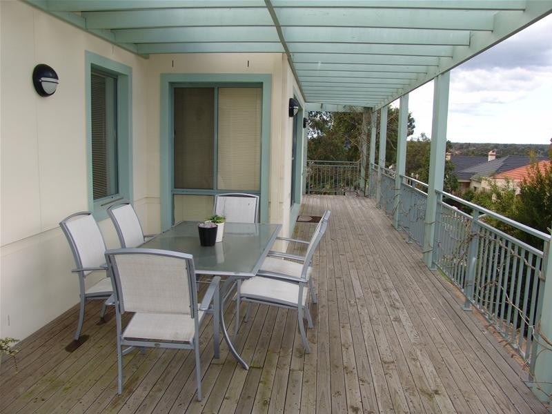 2 Elizabeth Henrietta Circuit, Macquarie Links NSW 2565