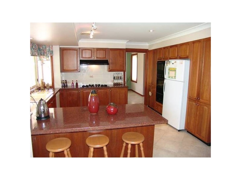 3 Wattle Grove Drive, Wattle Grove NSW 2173