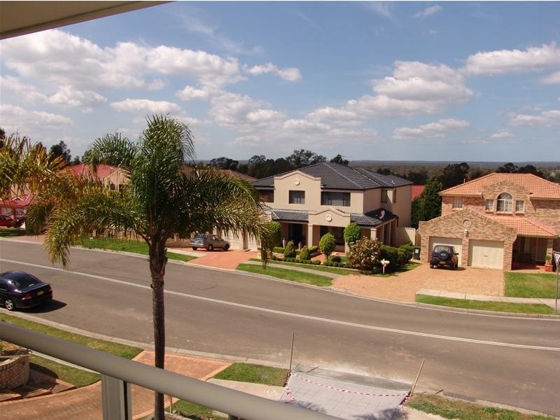 120 Kendall Drive, Casula NSW 2170