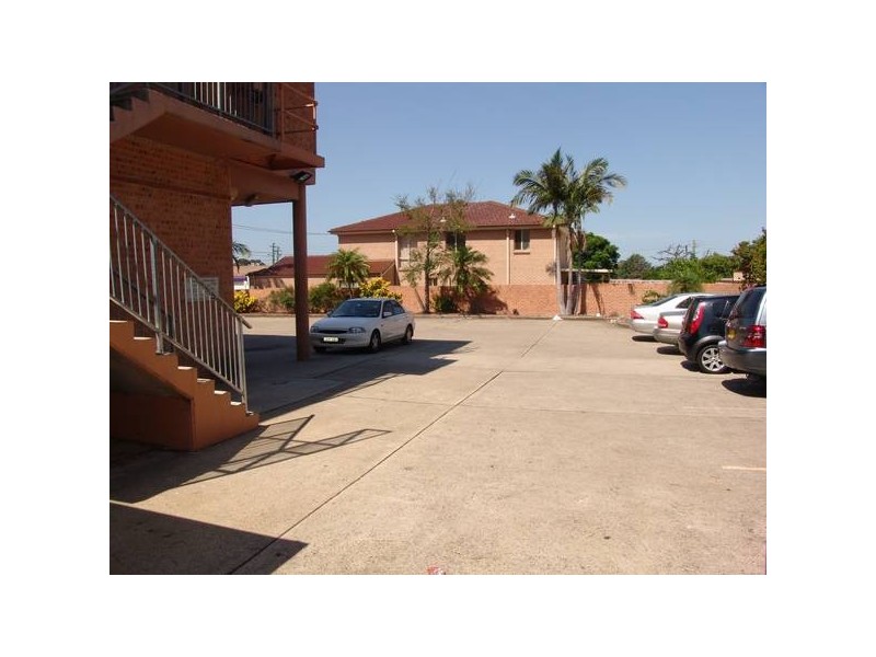 2/136 Torrens Street, Canley Heights NSW 2166