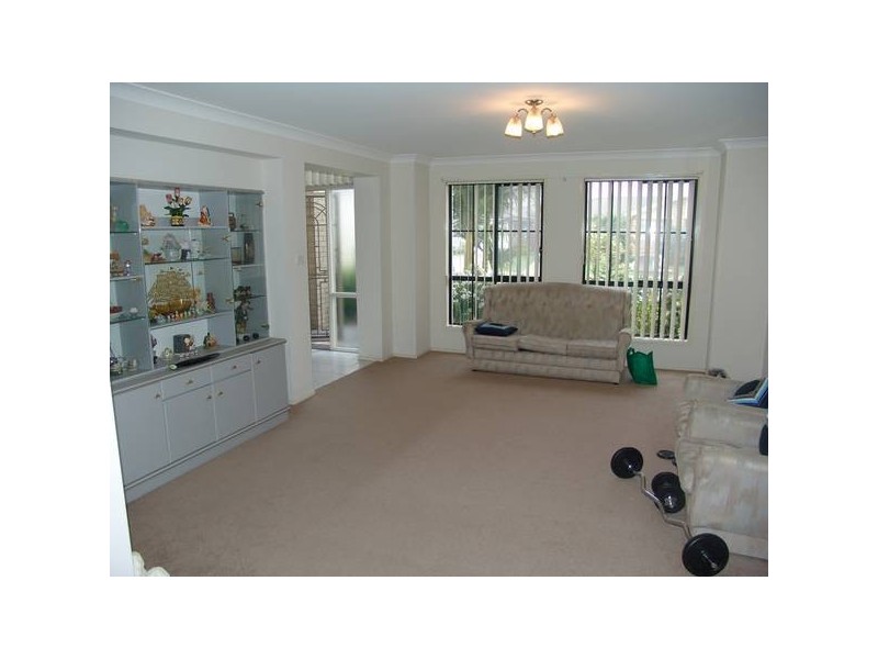 6 MACKSVILLE STREET, Hoxton Park NSW 2171