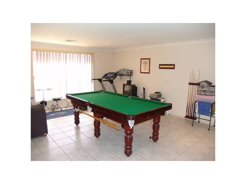 19 Mitchell Drive, West Hoxton NSW 2171