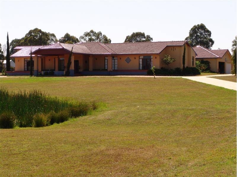 2 Bellevue Close, Rossmore NSW 2557