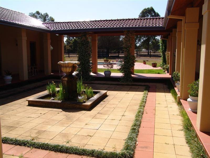 2 Bellevue Close, Rossmore NSW 2557