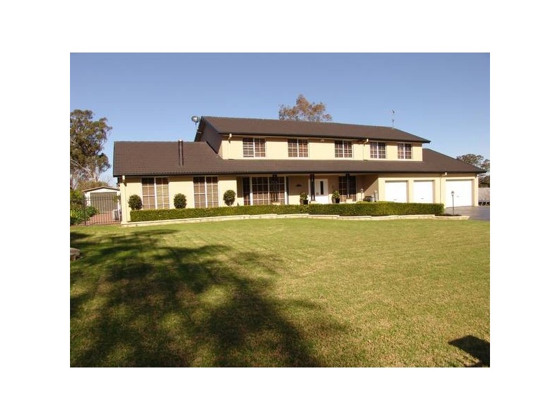100 Thirteenth Ave,., Austral NSW 2179