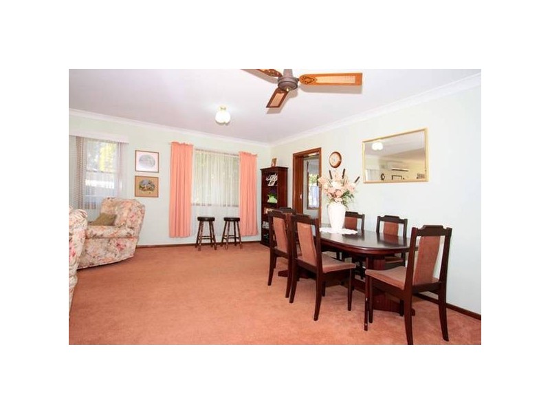 4 Collins Street, Lurnea NSW 2170