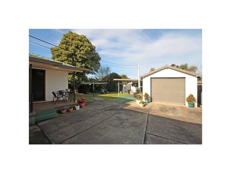 4 Collins Street, Lurnea NSW 2170