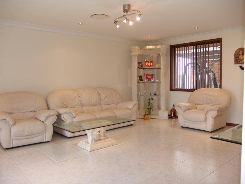 126 Kelvin Park Drive, Bringelly NSW 2556