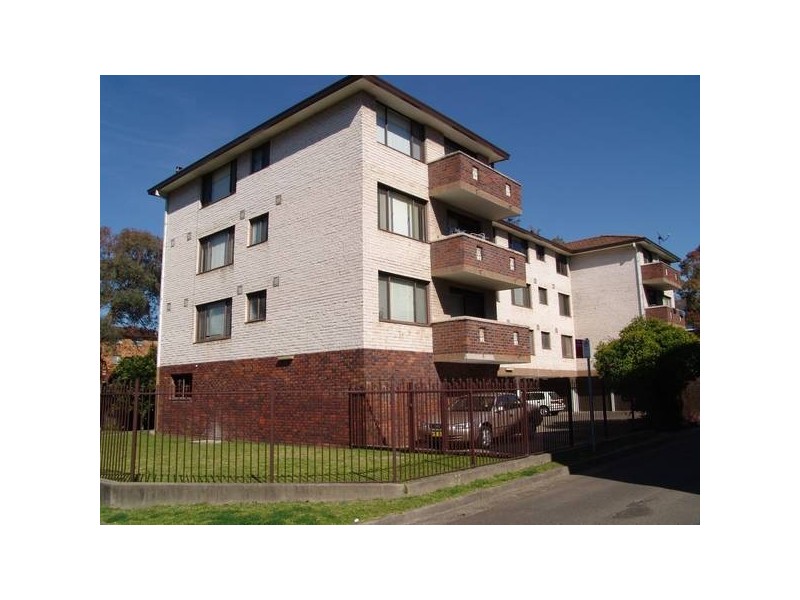 4/2 Drummond Street, Liverpool NSW 2170