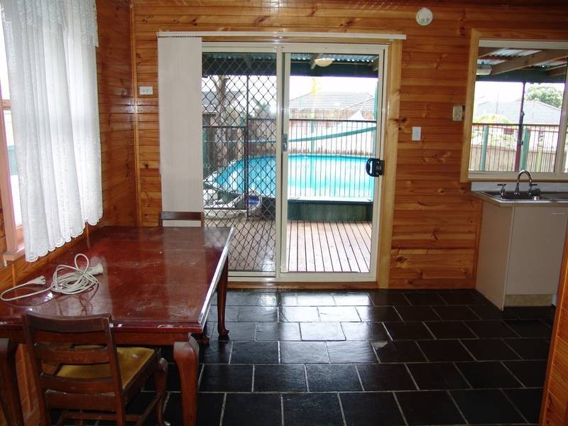 6 Jan Avenue, Lurnea NSW 2170