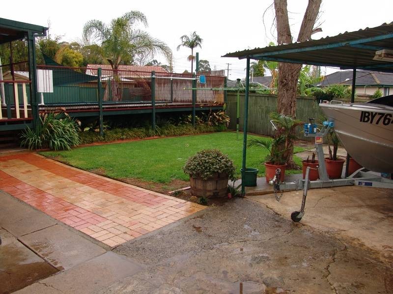 6 Jan Avenue, Lurnea NSW 2170