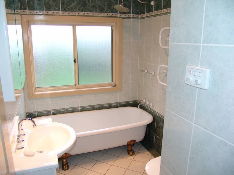 6 Jan Avenue, Lurnea NSW 2170