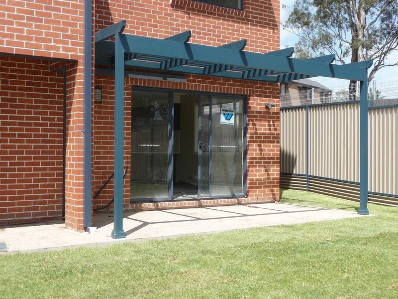 18 Holland Crescent, Casula NSW 2170