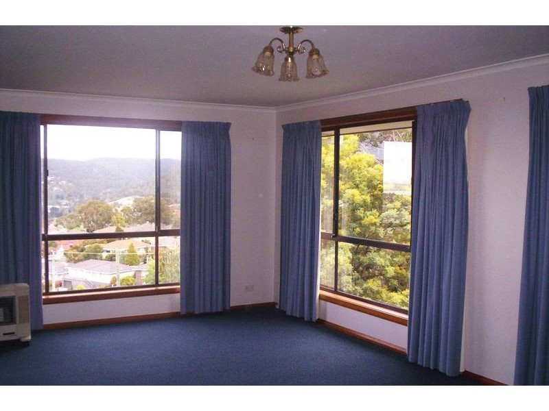 1/7 Mowbrey Court, Lenah Valley TAS 7008
