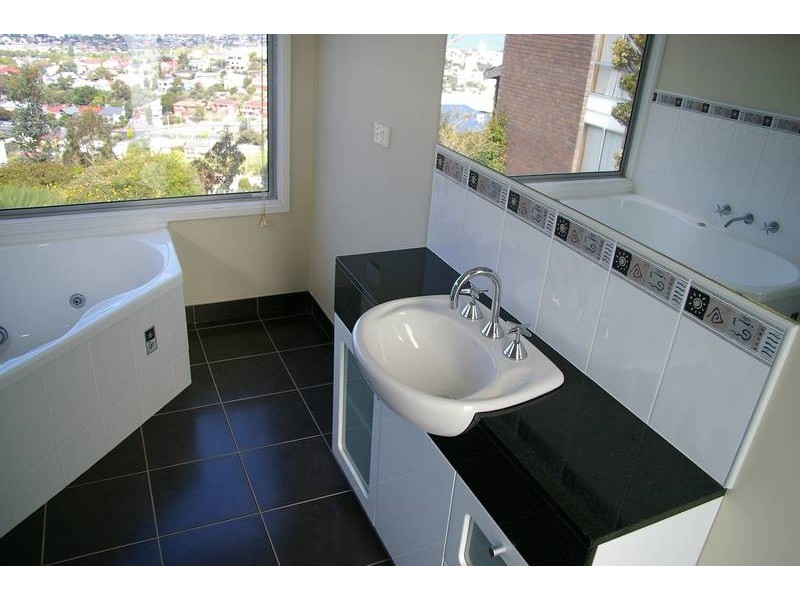 3/18 Chadwick Court, West Hobart TAS 7000