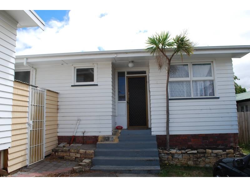 2/24 Lincoln Street, Lindisfarne TAS 7015