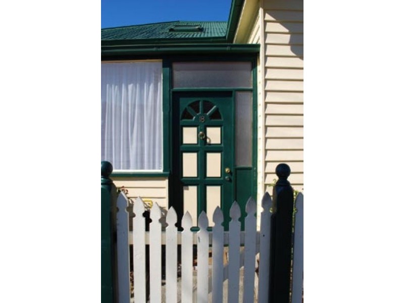 18 Pedder Street, New Town TAS 7008