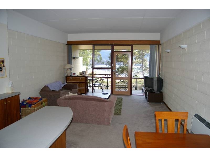 7/110 Malunna Road, Lindisfarne TAS 7015