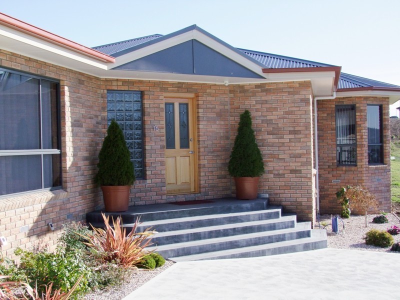 16 Grant Court, Granton TAS 7030