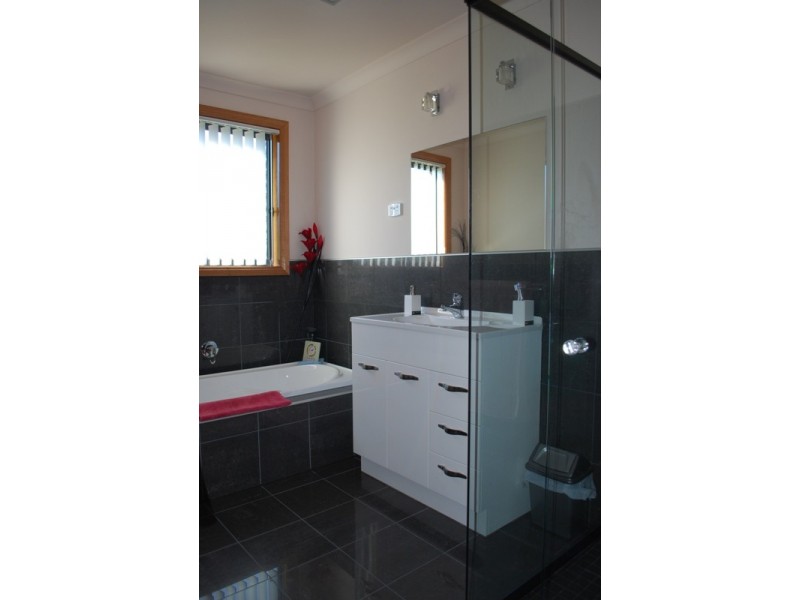 16 Grant Court, Granton TAS 7030