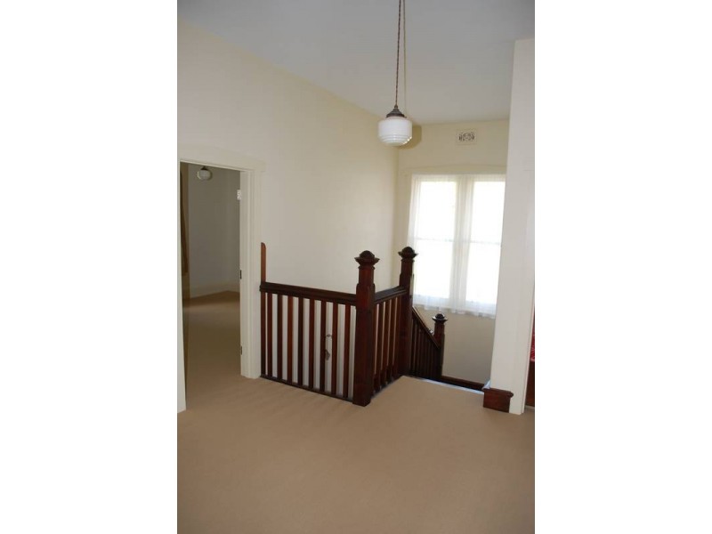 18 Senator Street, Mount Stuart TAS 7000