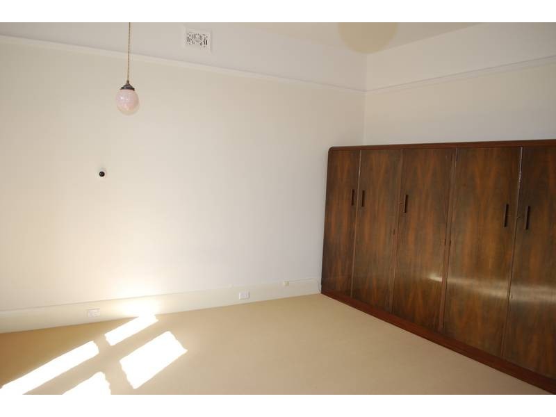 18 Senator Street, Mount Stuart TAS 7000